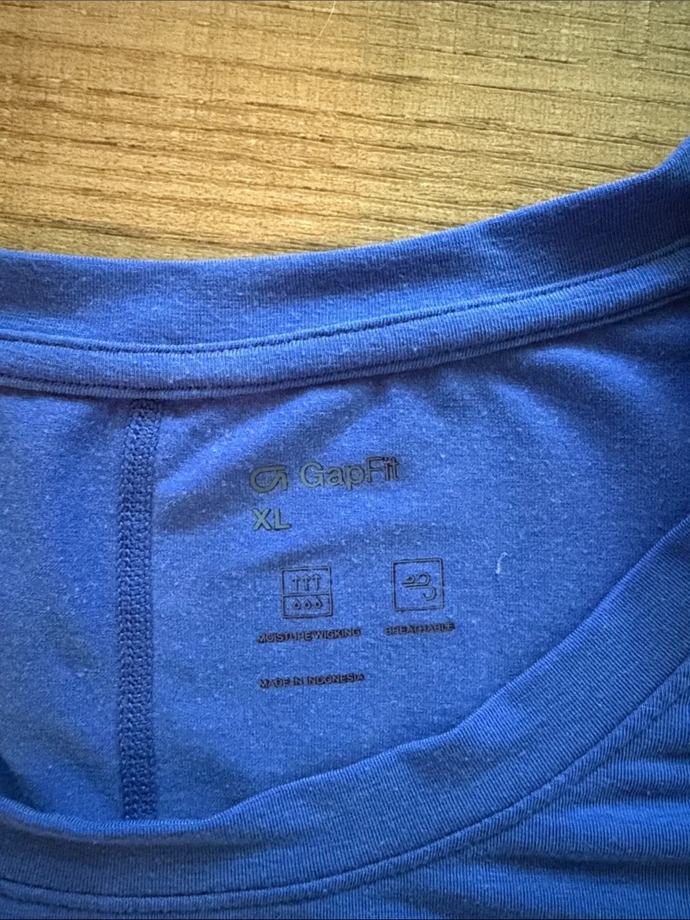 GAP Fit Breathe T-Shirt Women's Short Sleeve Crew Tee in Dazzling Blue XL - Picture 2 of 7